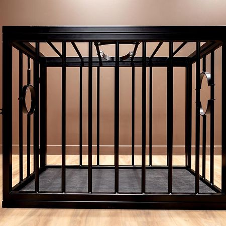 Bdsm Red Apartments Vilnius Ngoại thất bức ảnh